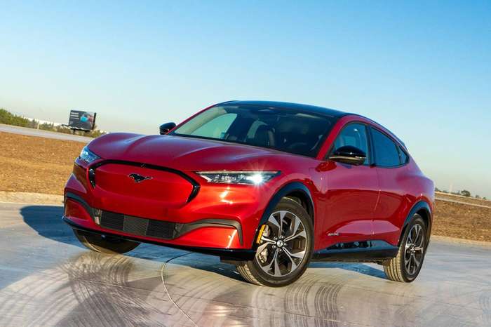 Top 10 Best Luxury Electric Cars of 2022 in The USA