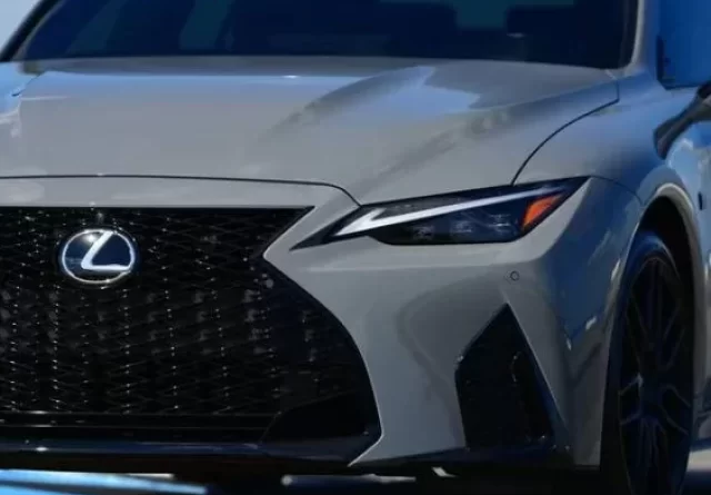 2022 Lexus IS