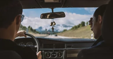 What Are the 4 Types of Distractions When Driving